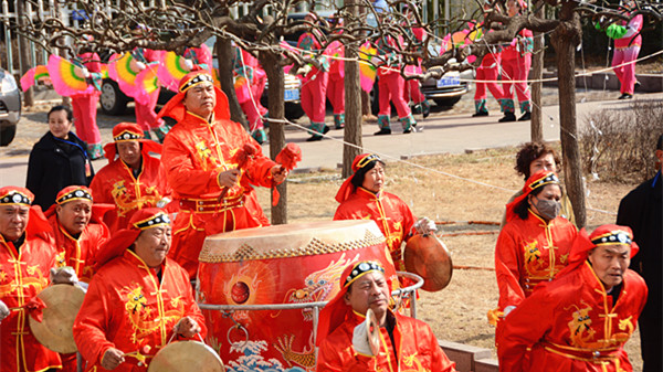 山東祥和集團(tuán)與駐地鎮(zhèn)村聯(lián)合慶祝元宵佳節(jié)